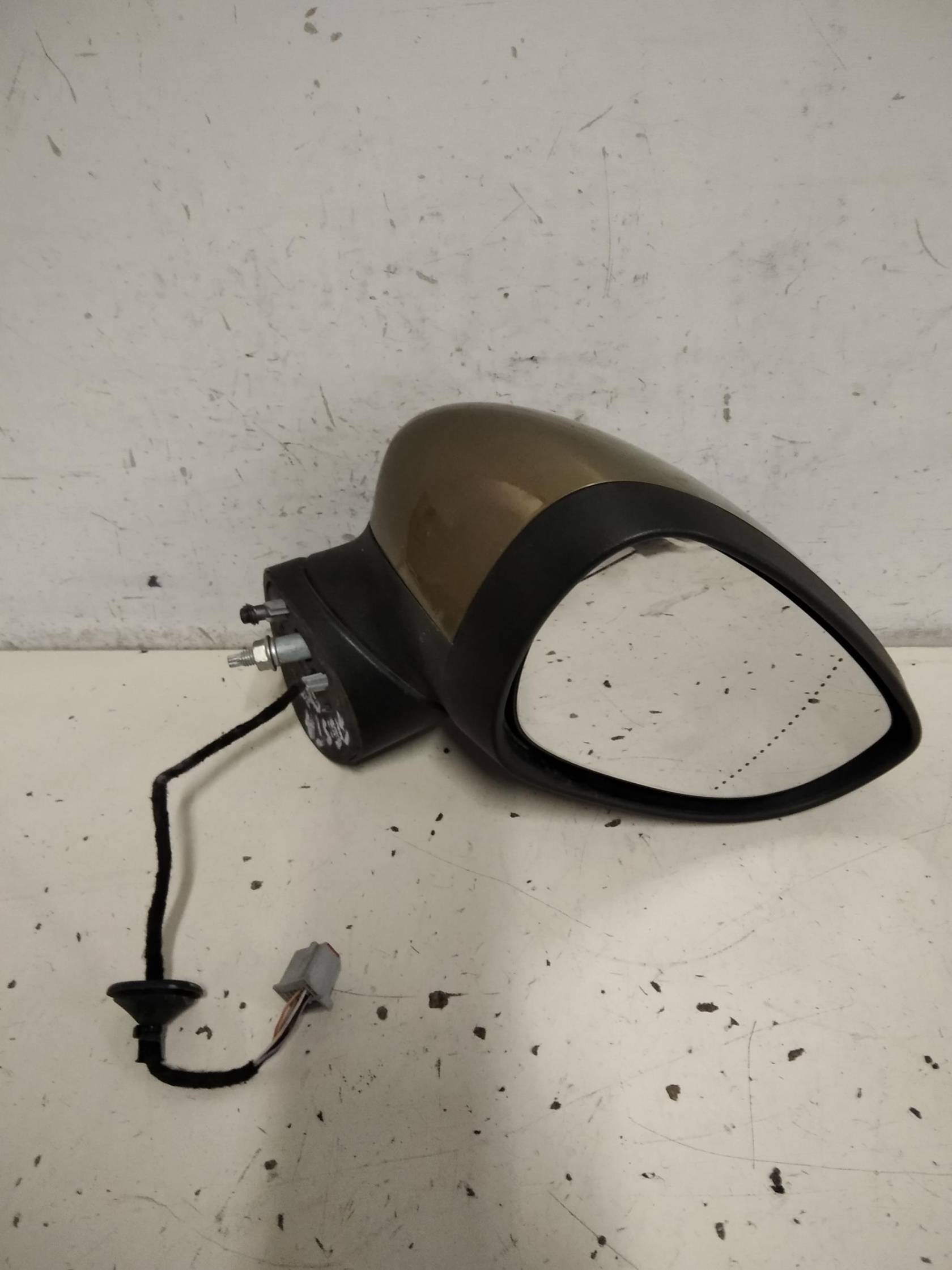 Retrovisore est. regolaz. elettr. dx.